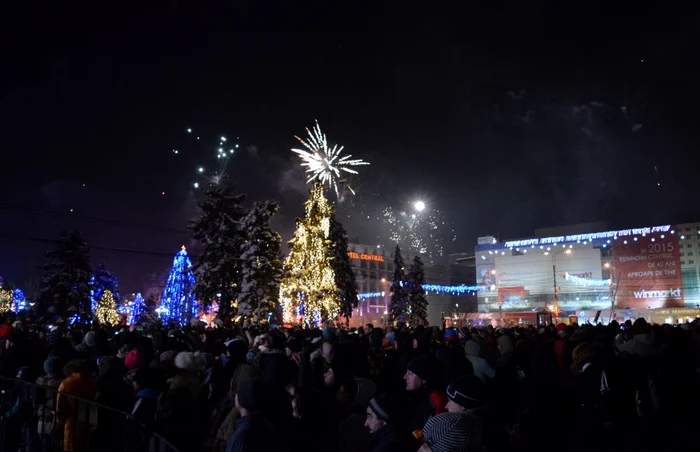 Revelionul 2015 s-a petrecut în stradă la Ploieşti. FOTO Dana Mihai