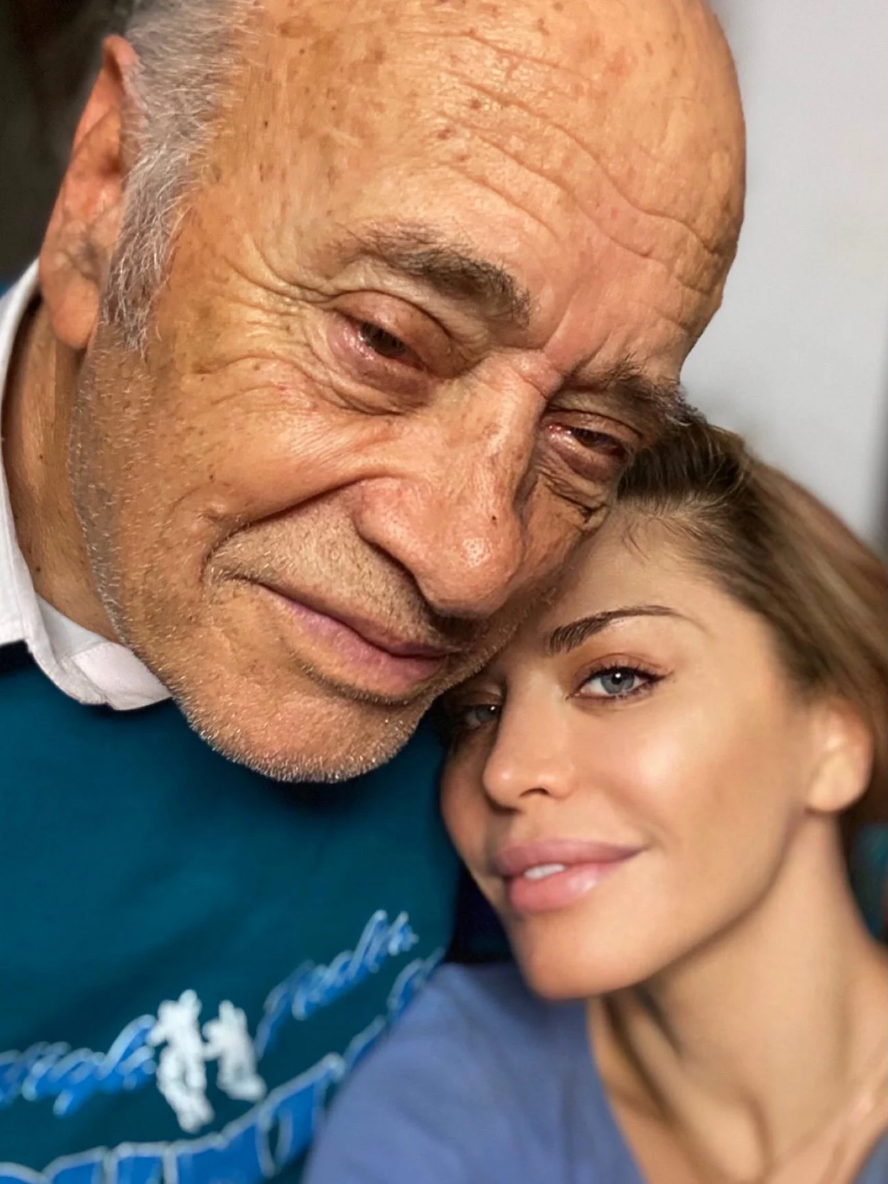 Loredana Groza își plânge tatăl, care a murit la 88 de ani. „Pentru mine, tata este nemuritor”. Mesajul emoționant al artistei