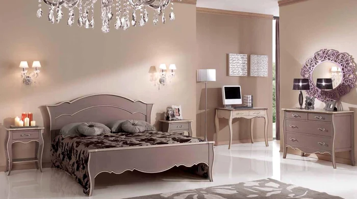 Firma folosea feronerie Swarovski la mobilierul produs FOTO Facebook