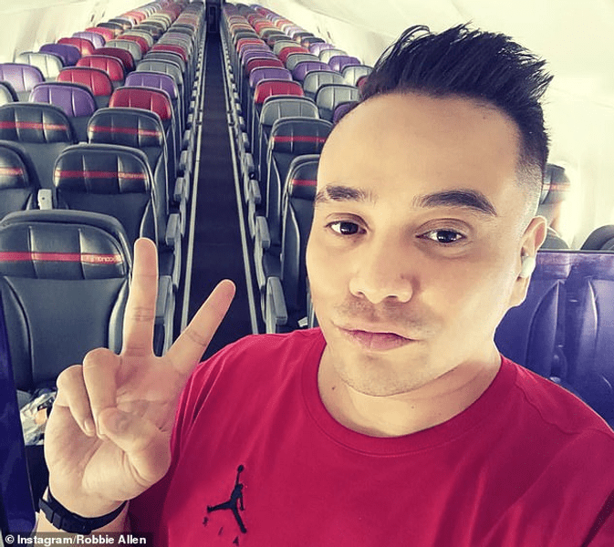 Pasager la bordul unui „zbor fantomă". Bărbat șocat să descopere că era singurul din avion VIDEO