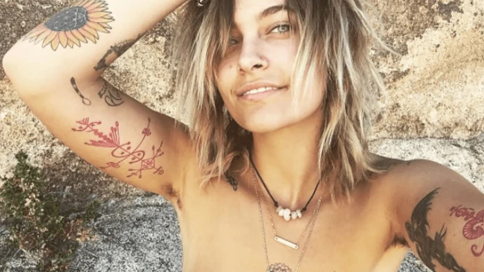Paris Jackson are 20 de ani şi un trup plin de tatuaje