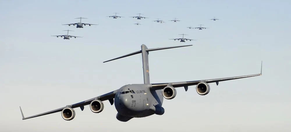 Zeci de avioane militare americane C-17, trimise spre Orientul Mijlociu. Tensiunile s-au accentuat și în Strâmtoarea Hormuz