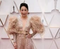 Sandra Oh în Elie Saab şi purtând bijuterii Pomellato jpeg