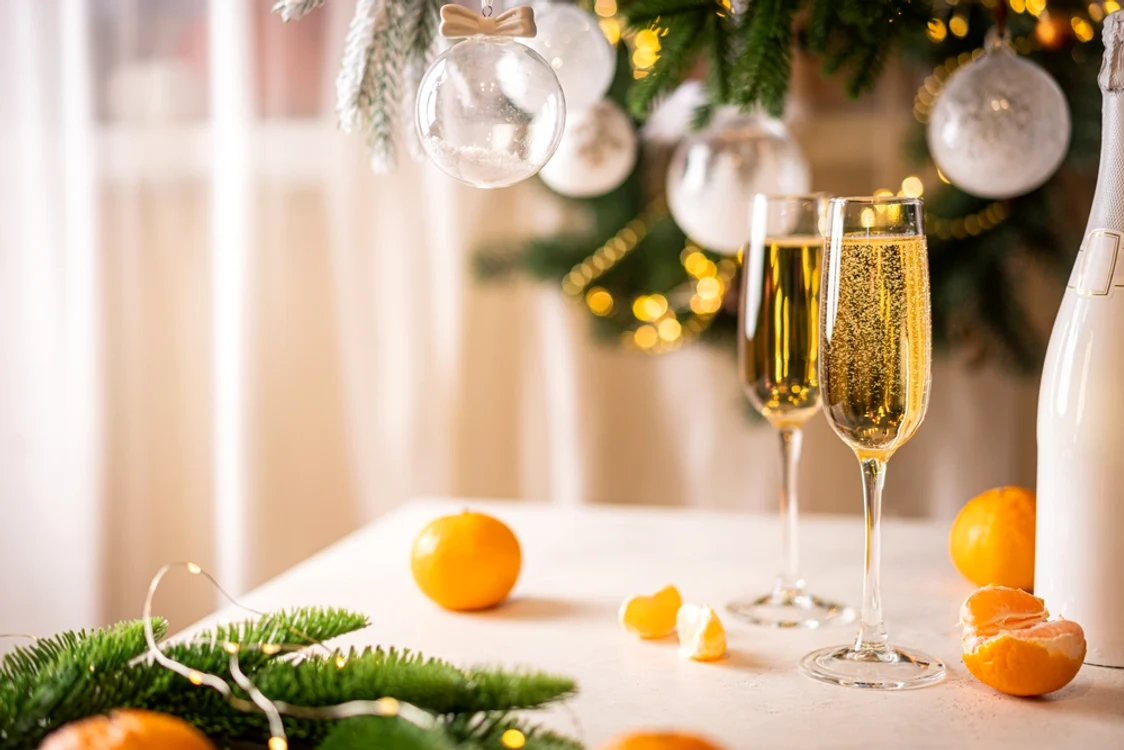 Șampanie Revelion Foto shutterstock 2214684259 jpg