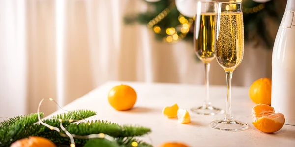 Șampanie Revelion Foto shutterstock 2214684259 jpg