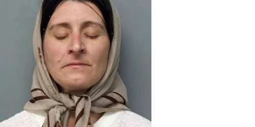 Femeia nu vorbeşte şi nu i-a putut fi stabilită identitatea