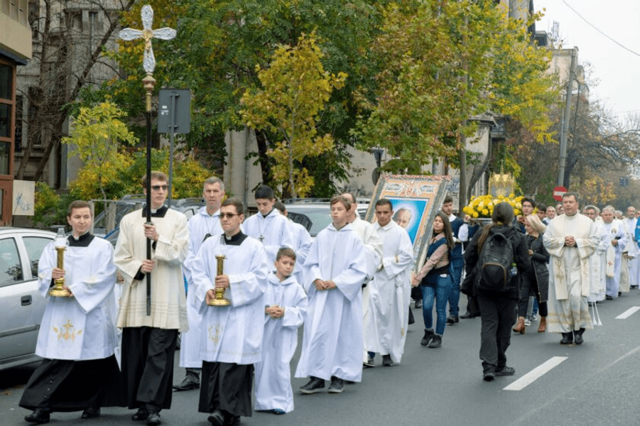 Procesiune în Capitală cu relicva Sfântului Papa Ioan Paul al II-lea