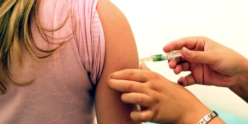 Doar 150 de fetiţe din Timiş s-au vaccinat împotriva cancerului de col uterin