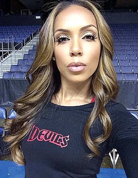 Vedeta de televiziune  Stephanie Moseley intentase divorţ de rapperul  în vârstă de 31 de ani