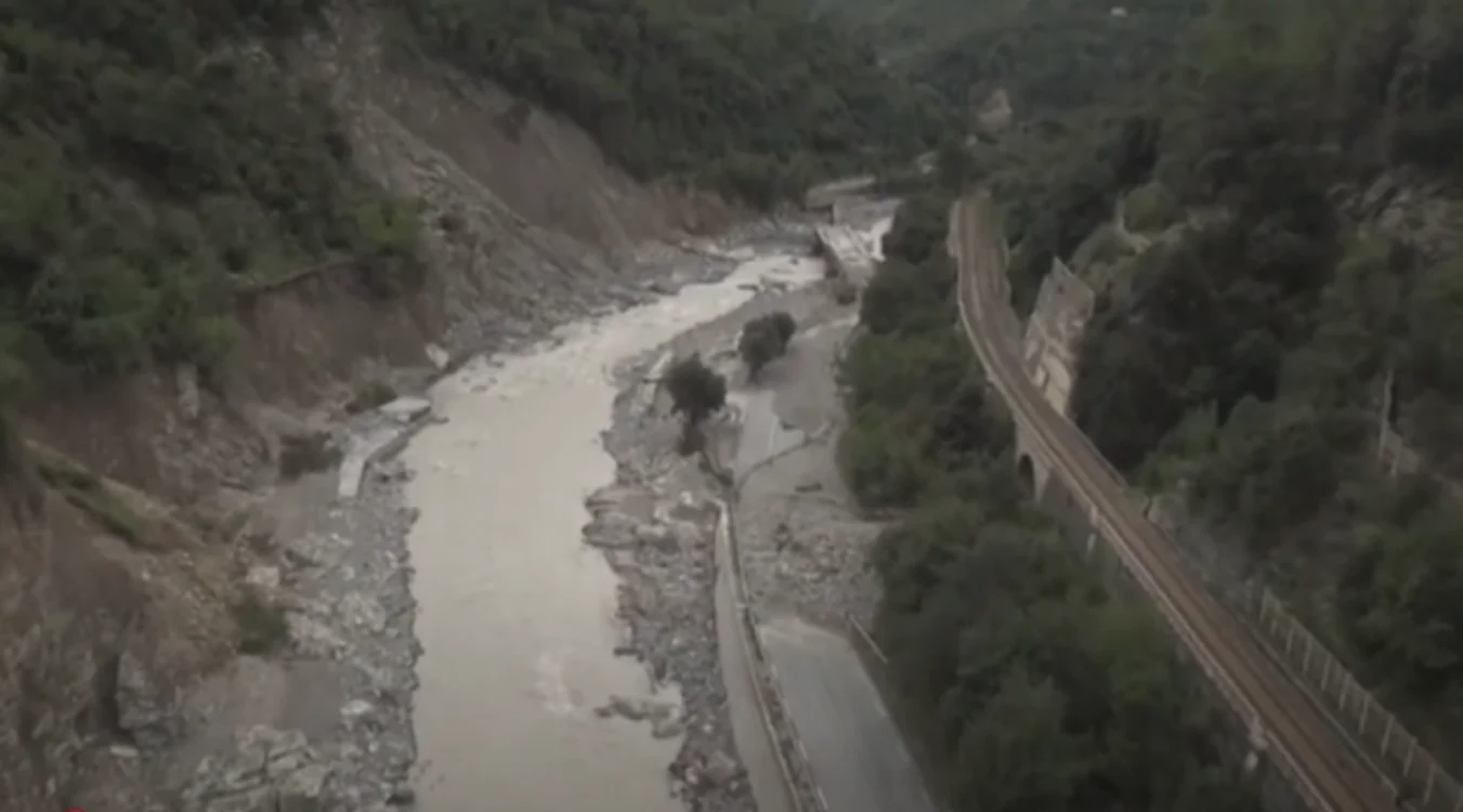 Inundaţiile au făcut ravagii în oraşul Saint-Dalmas-de-Tende din sudul Franţei Foto captură you tube