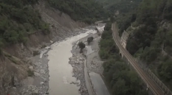 Inundaţiile au făcut ravagii în oraşul Saint-Dalmas-de-Tende din sudul Franţei Foto captură you tube