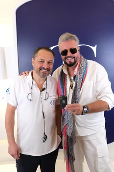 Bote și medicul Ozan Guner