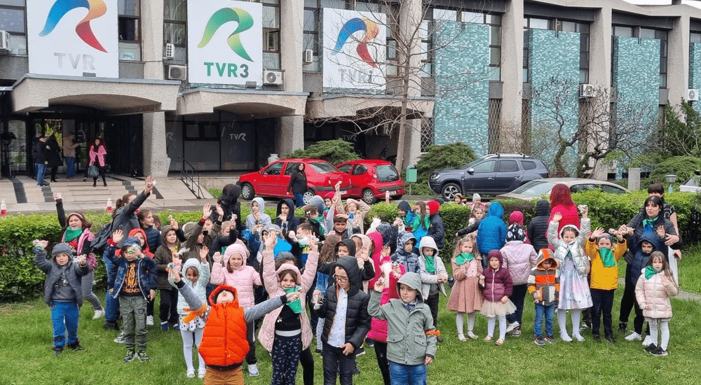 Cadouri de Paște de la TVR pentru 60 de copii din medii defavorizate