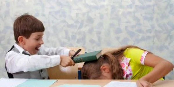 VIDEO Violenţa în şcoală, o tendinţă a ultimilor ani. Cum poate fi combătută?