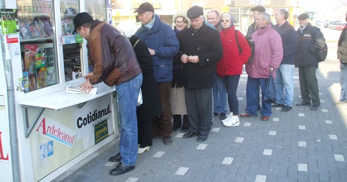 Albaiulienii şi-au luat ghidul de călătorie distribuit împreună cu ziarul Adevărul