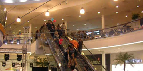 Copiii întâmpină Crăciunul la Alba Mall