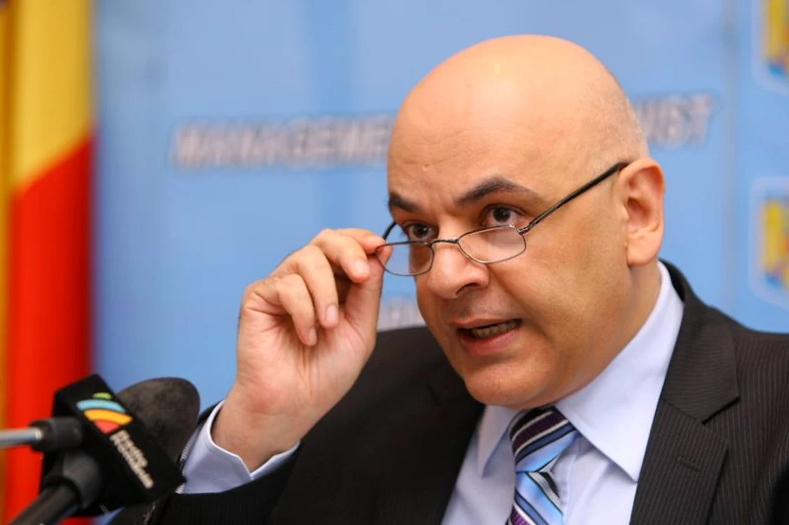 
    Raed Arafat trage serioase semnale de alarmă privind actuala situație a cazurilor de Covid-19 din România  