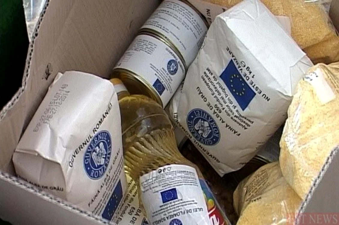 Pachete cu alimente pentru sărmani FOTO Adevărul