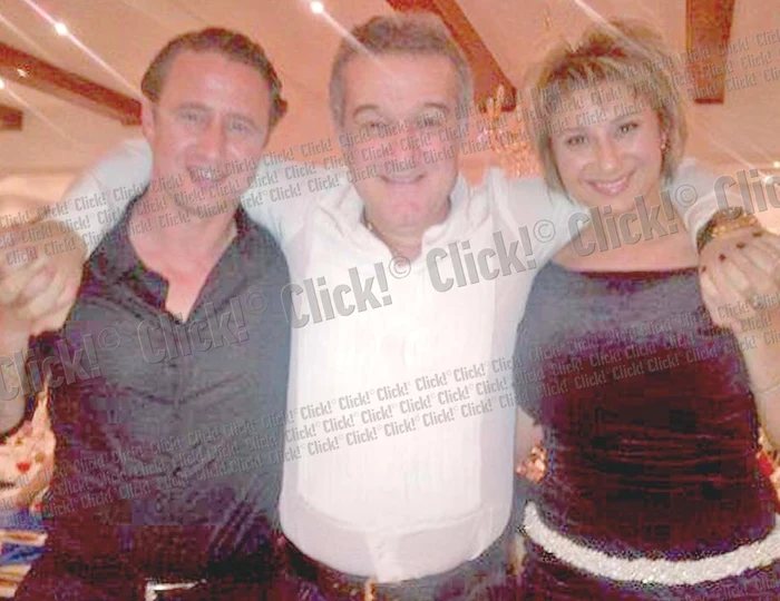
    Laurenţiu, Gigi Becali şi  Anamaria Reghecampf au  întâmpinat împreună anul 2013  