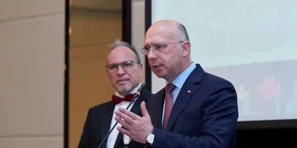 Pavel Filip si Daniel Ionita chisinau.mae.ro