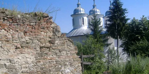 Mănpstirea Răchitoase a fost redată Bisericii