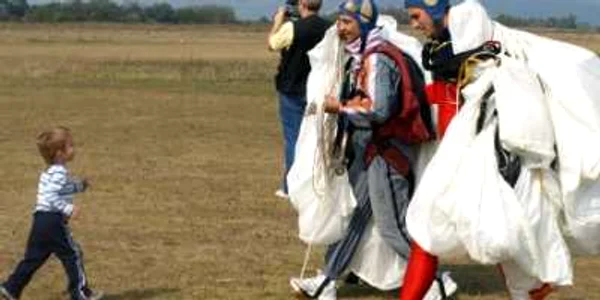 Hunedoara: GALERIE FOTO - VIDEO Zbor în memoria  lui Aurel Vlaicu