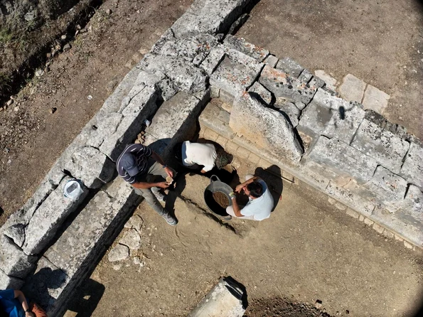 Cercetări arheologice la sanctuarul antic al lui Apollo din Gortyna (© Scuola Archeologica Italiana di Atene)
