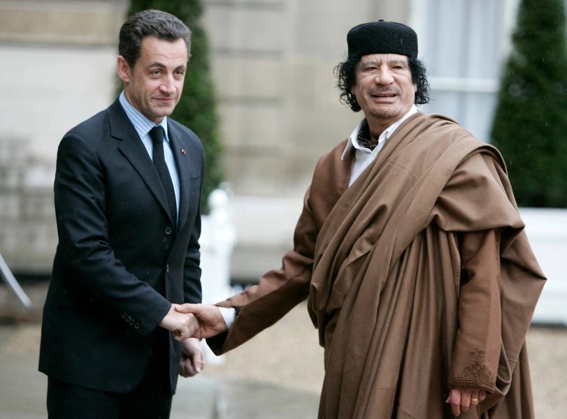 Nicolas Sarkozy, judecat într-un nou dosar sub acuzația că a primit fonduri ilegale de la dictatorul Muammar Gaddafi