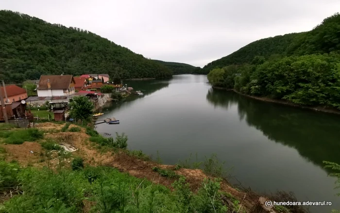 lacul cincis foto daniel guta adevarul