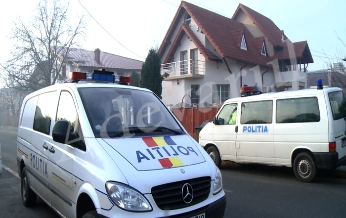 Poliţia încearcă să dea de urma autorilor"