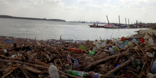 Ruina de un milion de euro la malul Dunării la Galaţi FOTO Costel Crângan