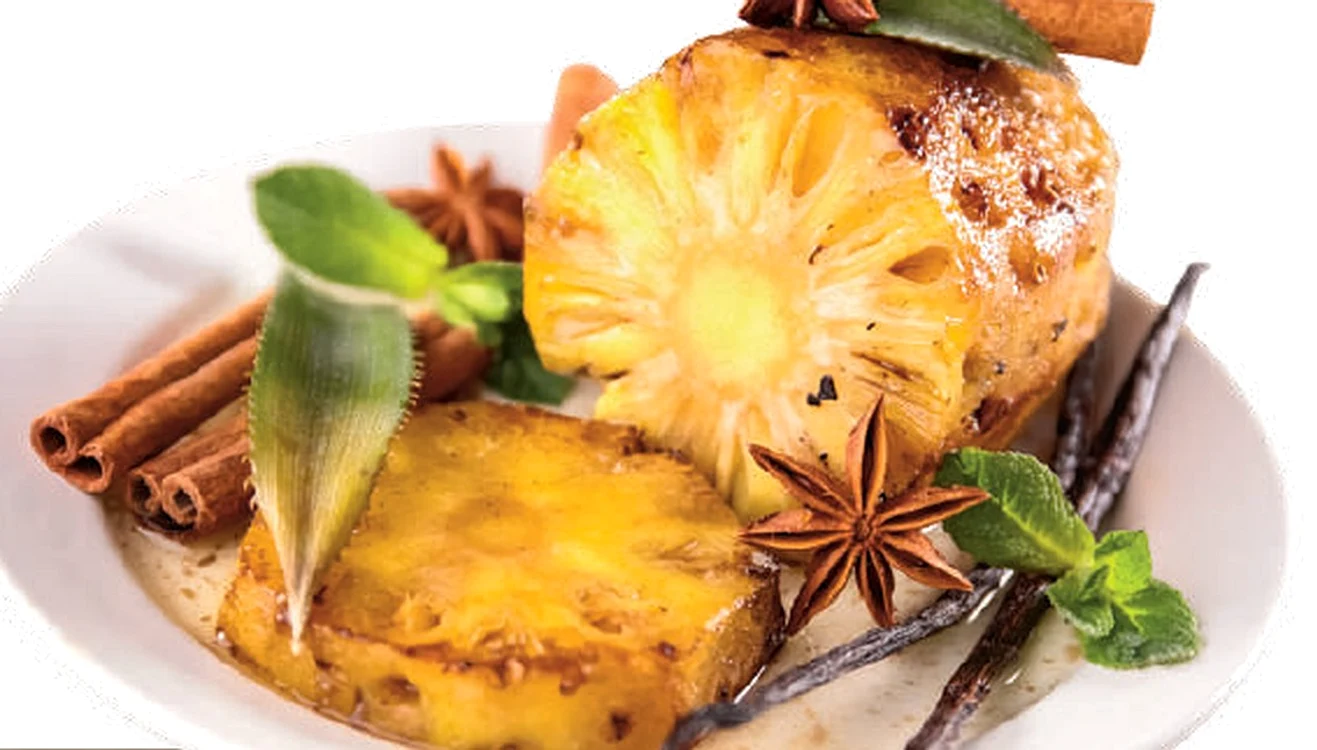 ananas la cuptor cu scorisoara jpg
