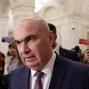 Ședințele camerelor reunite ale Parlamentului României organizate pentru asumarea răspunderii Guvernului pe pachetul 2 de măsuri fiscal-bugetare, în București. FOTO Inquam Photos / Octav Ganea