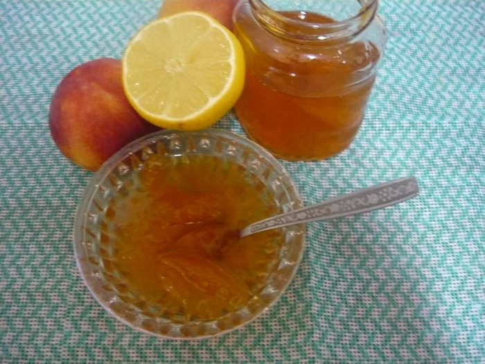 
    Dulceaţă de piersici  