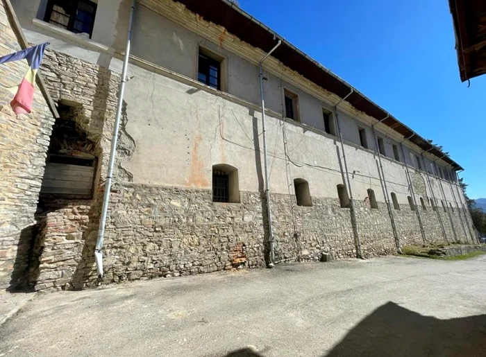 O perioadă, la mănăstire a fost și un penitenciar FOTO Prefectura Neamț