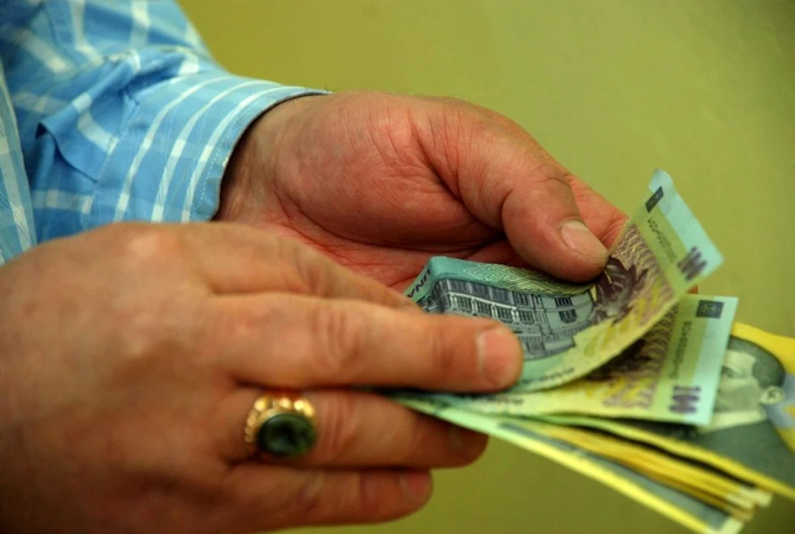 Românii nu prea vor să investească pentru că nu prea au ce