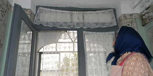 Niculina Mihai se plânge că i se dărâmă casa