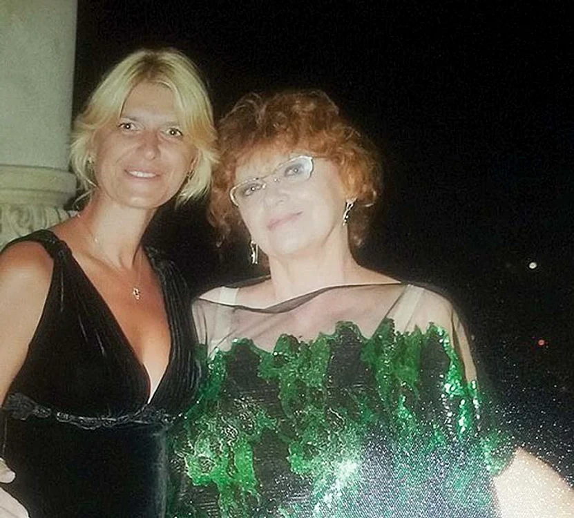 Cele două s-au reunit  la ziua actriţei