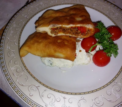 Empanada cu twist uri romanesti preparatul Castiga Romania jpg