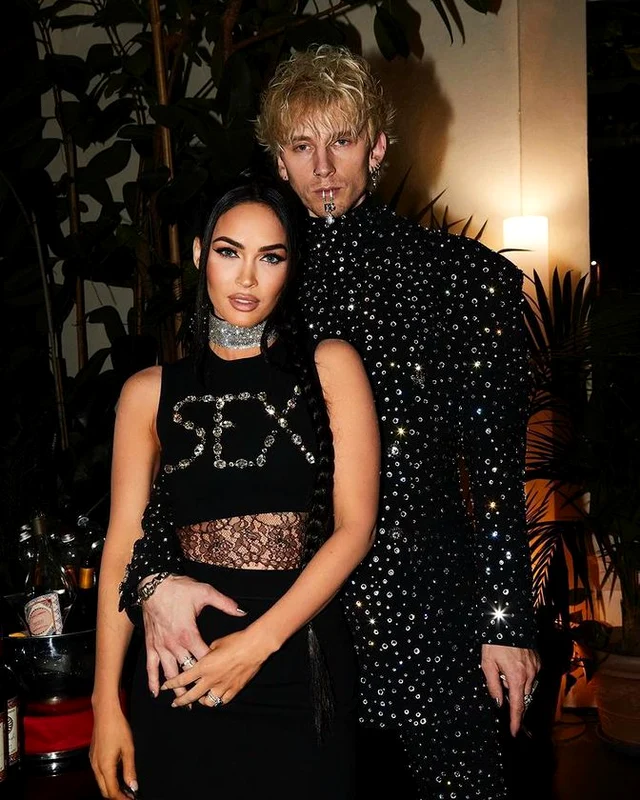 megan fox logodna machine gun kelly lacul como 2 jpg