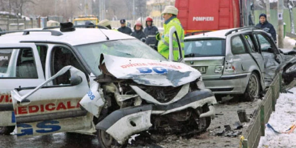 Expertiza tehnică a accidentului în care au murit patru pacienţi care se aflau în ambulanţă va fi gata peste o săptămână