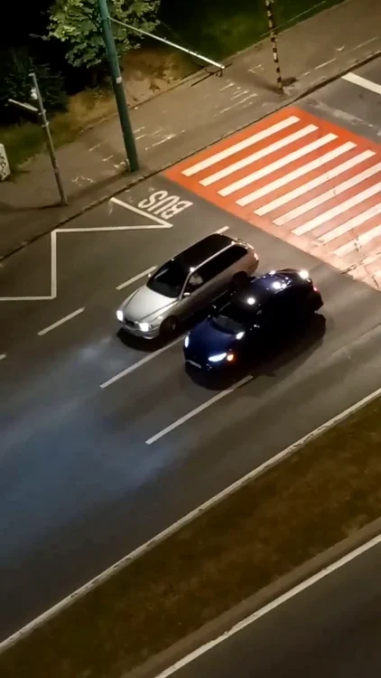 „Liniuţe” cu două maşini lente pe un bulevard din Braşov FOTO Federaţia Asociaţiilor de Proprietari Braşov