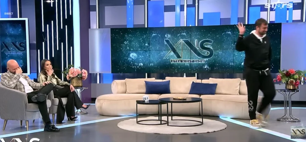 Nici prezentatorii nu l-au putut opri! Gabi Tamaș, derapaj intenționat în direct. Înjurături și gesturi obscene. „Am înjurat că am vrut eu. Știu că suntem live”