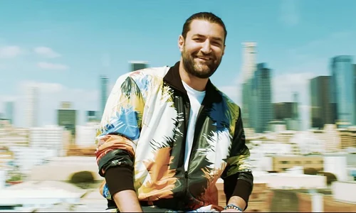 1 smiley song about nothing videoclip los angeles jpg jpeg