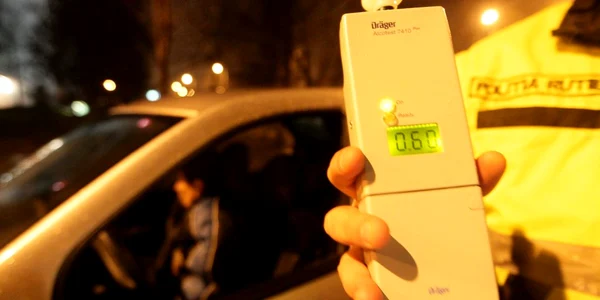 Alcooltestul a arătat că mai mulţi şoferi au băut înainte de a se urca la volan
