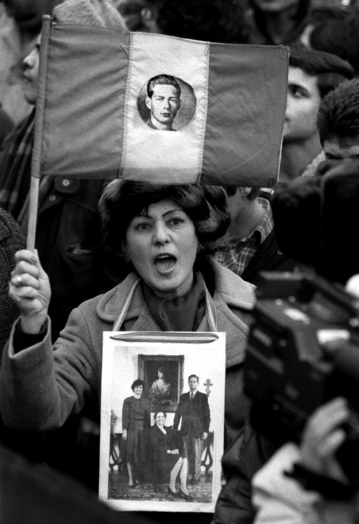 Bucureștenii au făcut o primire emoționantă regelui Mihai