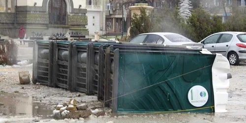 Toaletele ecologice din Piata Ovidiu-Constanta