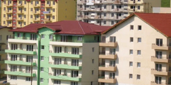 Locuinţe mai ieftine cu 40%
