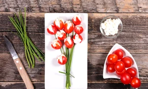 aperitiv rosii branza shutterstock 364856204 jpg