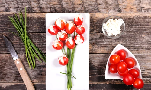 aperitiv rosii branza shutterstock 364856204 jpg